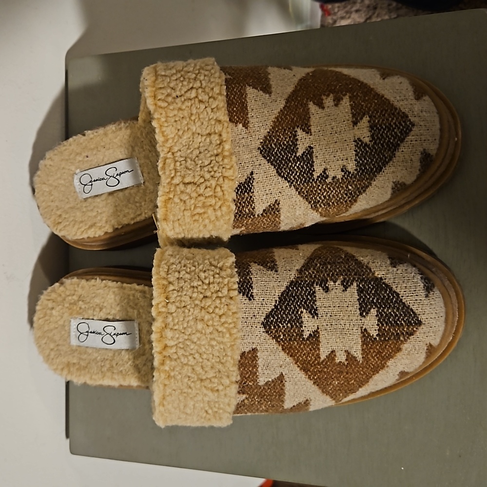 Jessica Simpson Women 9 Tribal heeled clog/slide